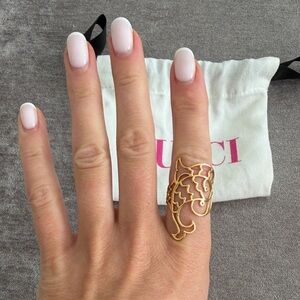 Pucci Gold Fish Design Ring ring size M. See the ring picture